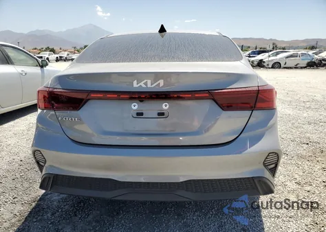 2023 Kia Forte Lx z USA, uszkodzony, nr VIN 3KPF24AD6PE617370